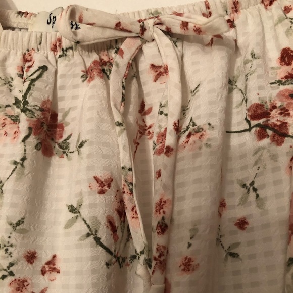 Flower Off the Shoulder Top - Picture 5 of 8